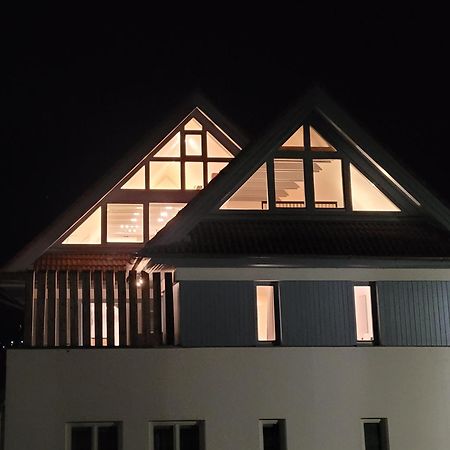 Lipno Beach Side - Riviera Apartment リプノ・ナト・ヴルタヴォウ エクステリア 写真